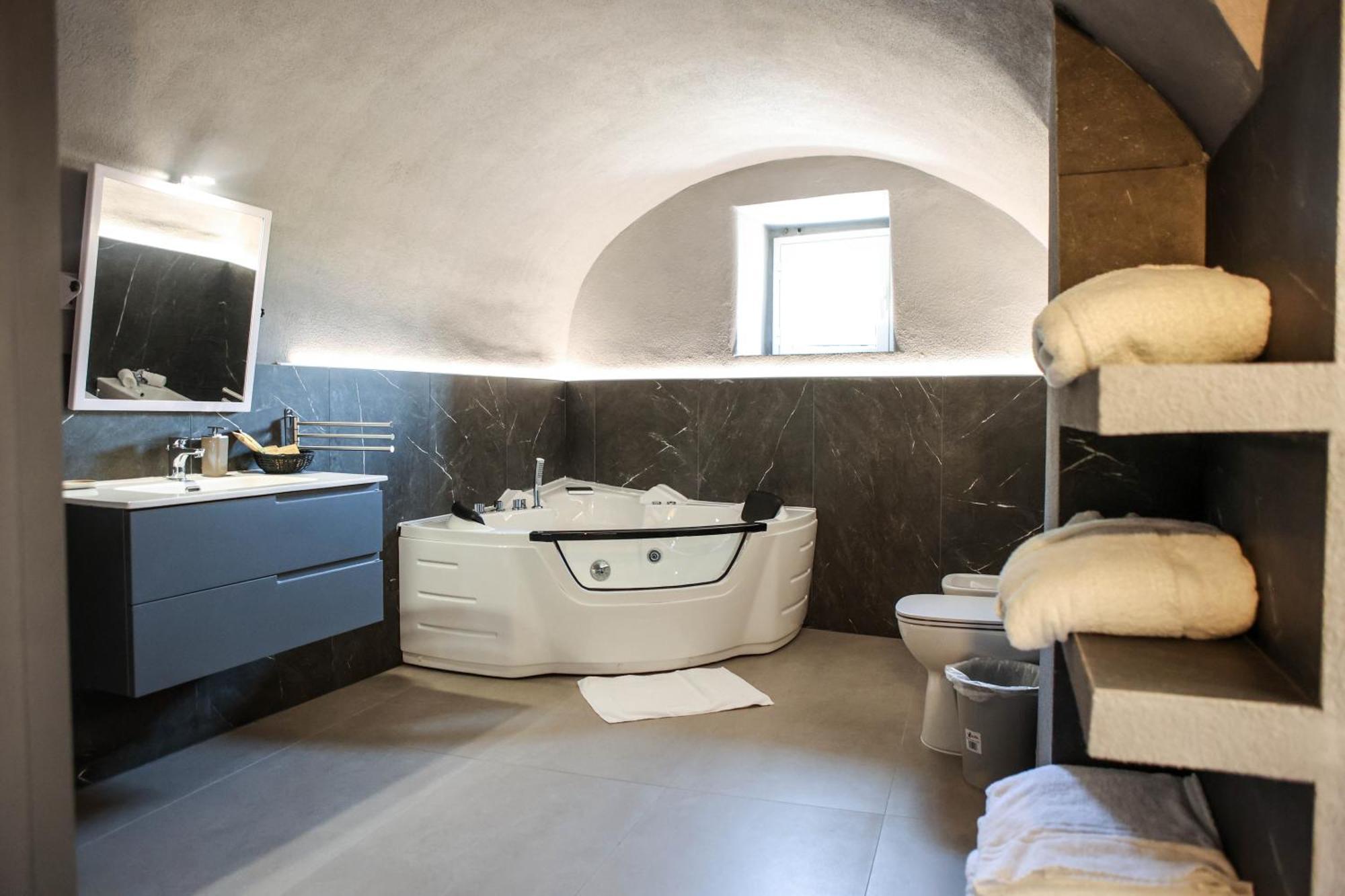 B&B Suites&Rooms Piazza Dei Martiri Catania Luaran gambar
