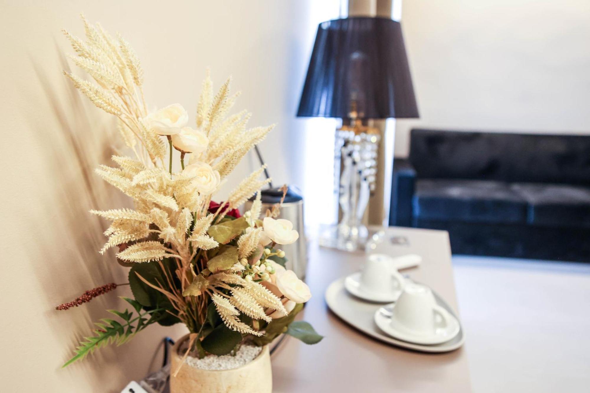 B&B Suites&Rooms Piazza Dei Martiri Catania Luaran gambar