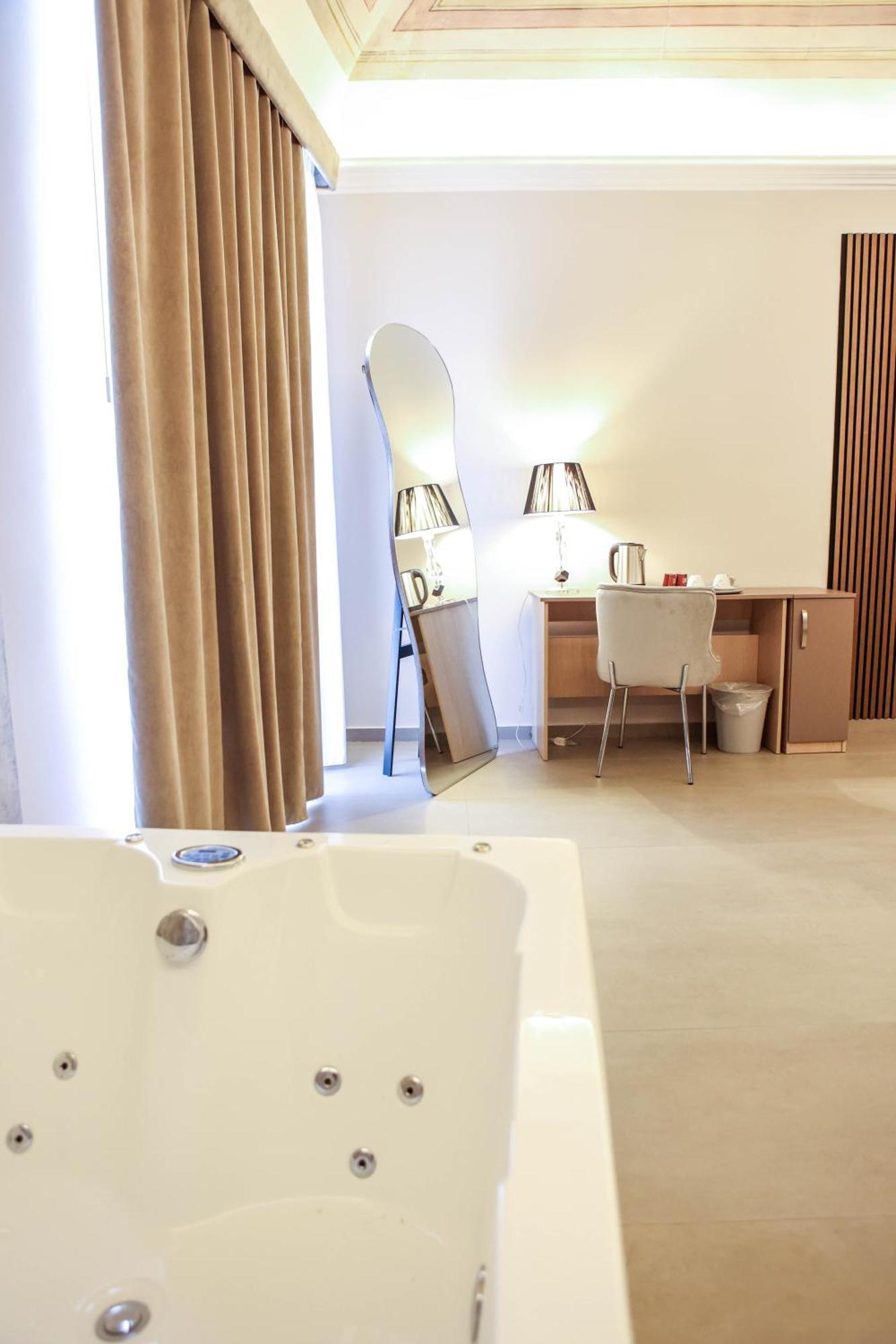 B&B Suites&Rooms Piazza Dei Martiri Catania Luaran gambar