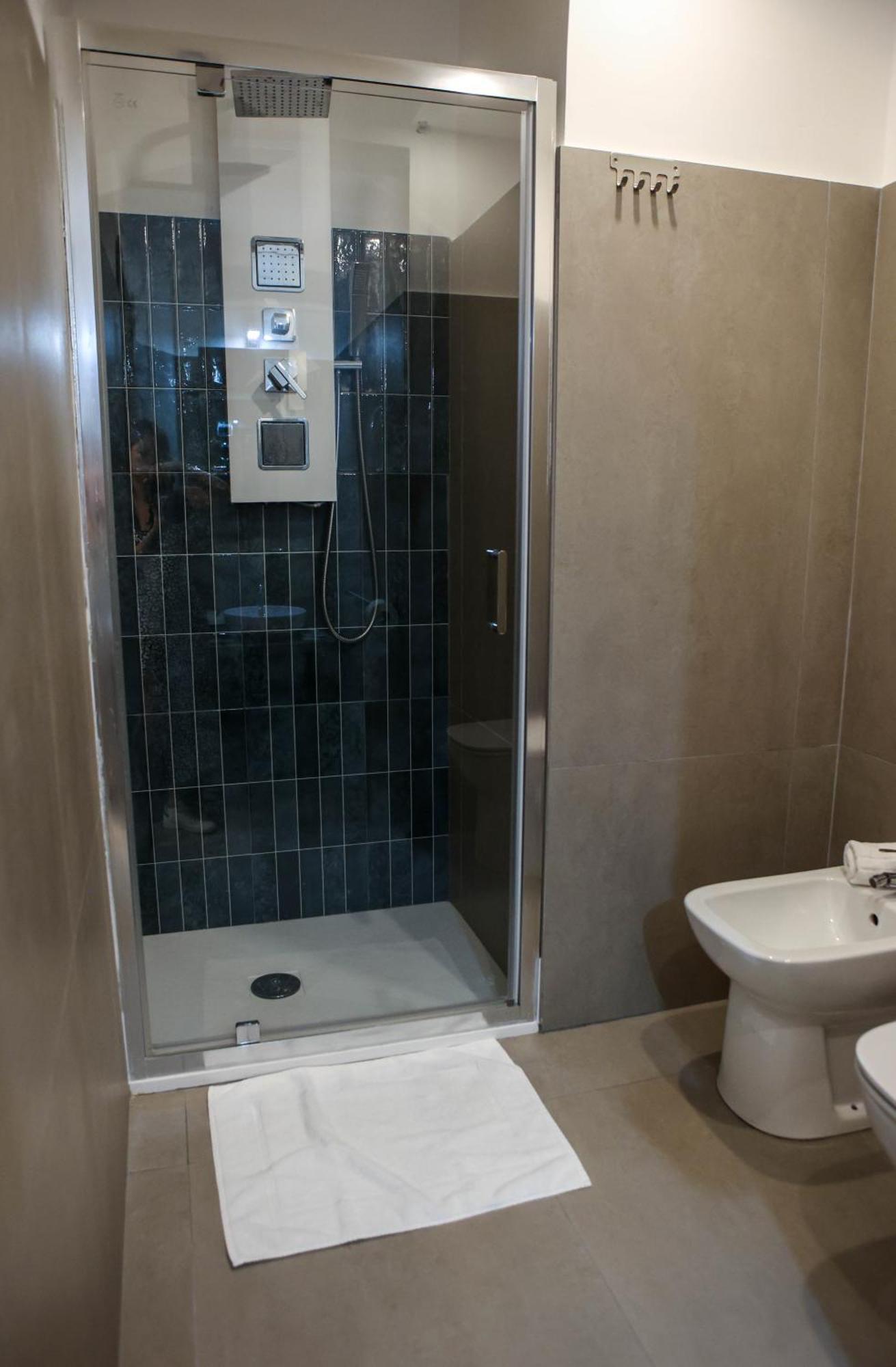 B&B Suites&Rooms Piazza Dei Martiri Catania Luaran gambar
