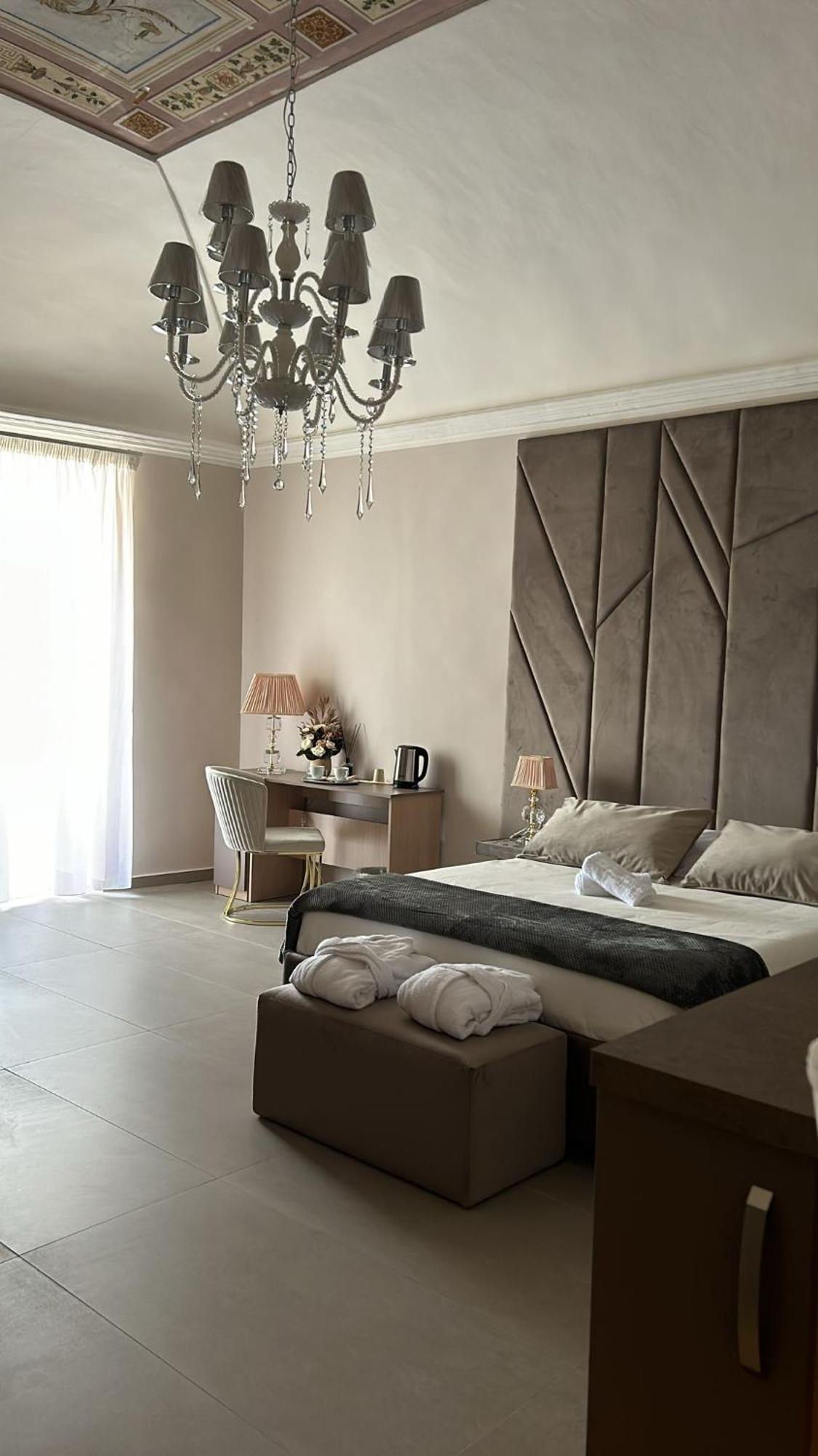 B&B Suites&Rooms Piazza Dei Martiri Catania Luaran gambar